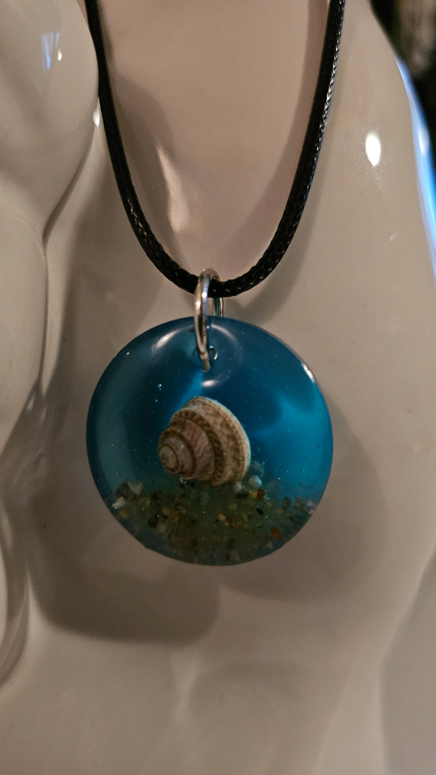 Small Circle Shell Pendant (Handmade with Resin)