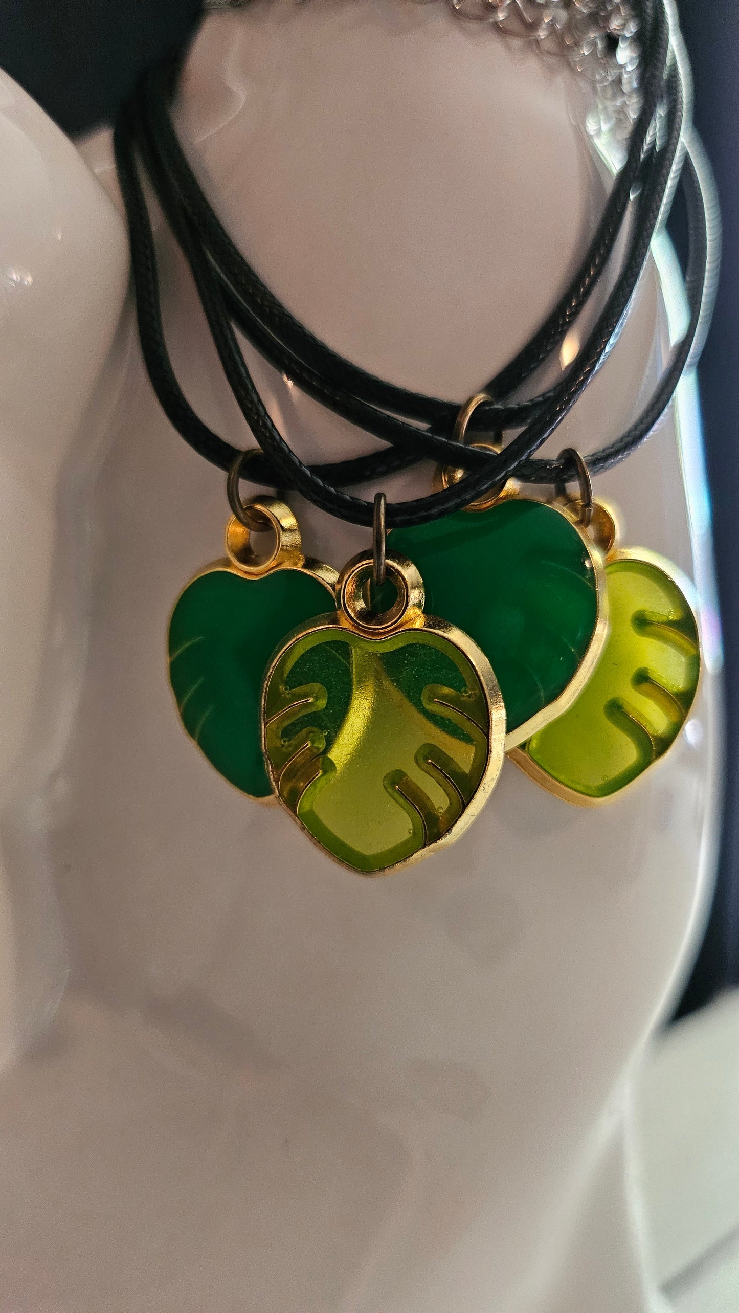 Small Monstera Leaf Shaped Pendant (Made with Resin)