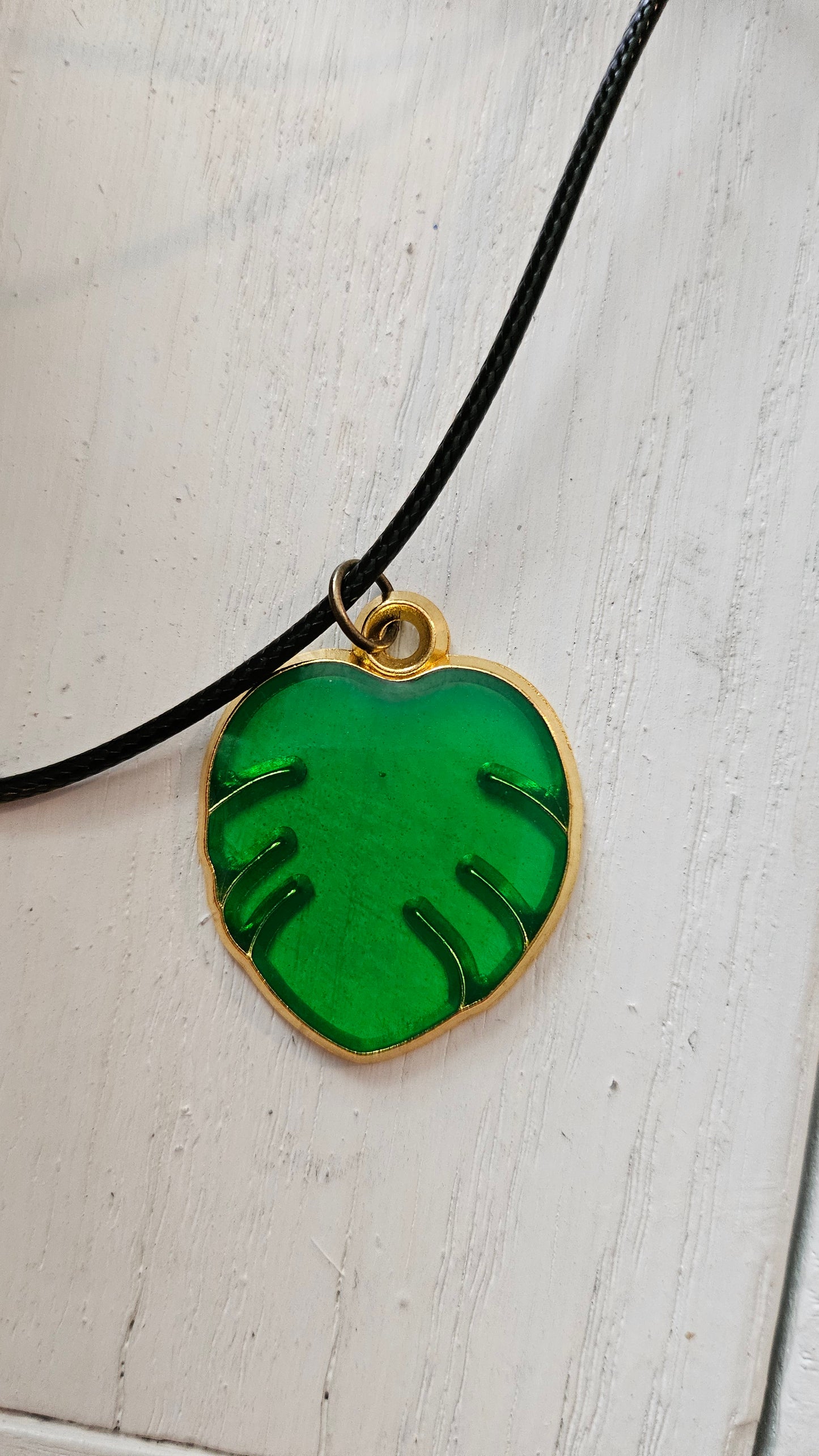 Monstera Leaf Shaped Pendant (Made with Resin)