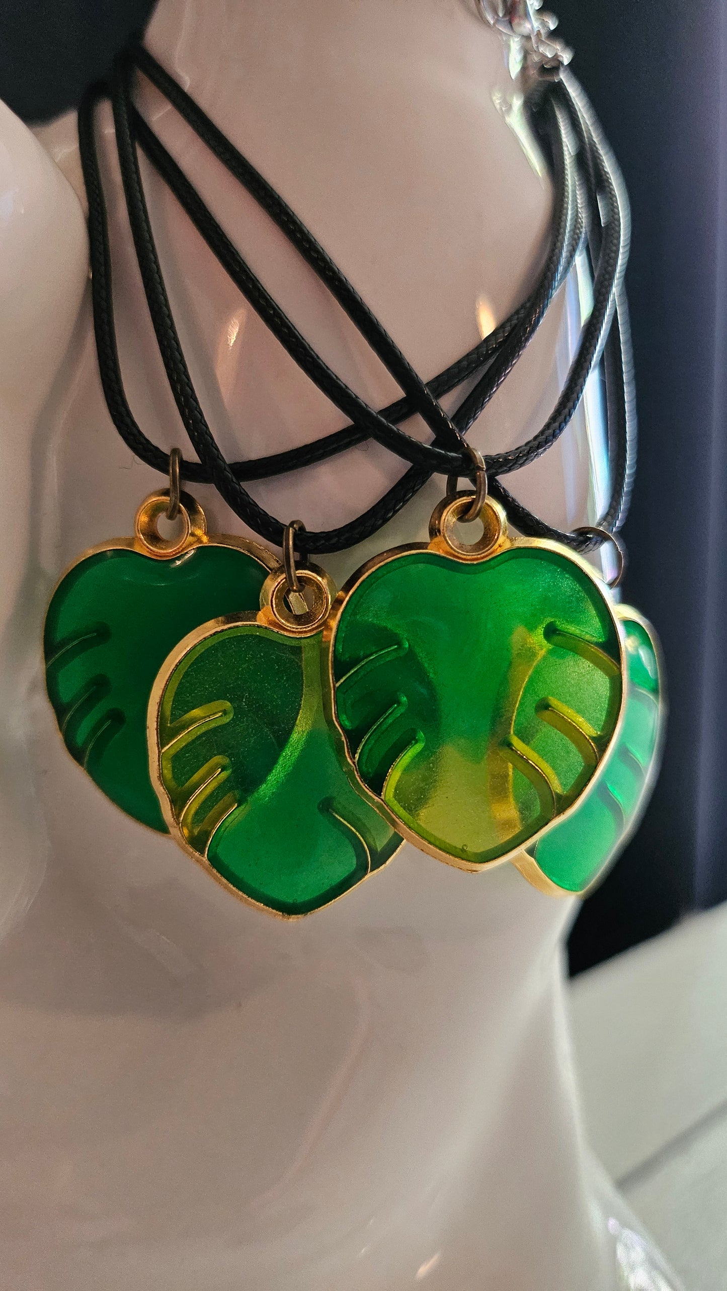 Monstera Leaf Shaped Pendant (Made with Resin)