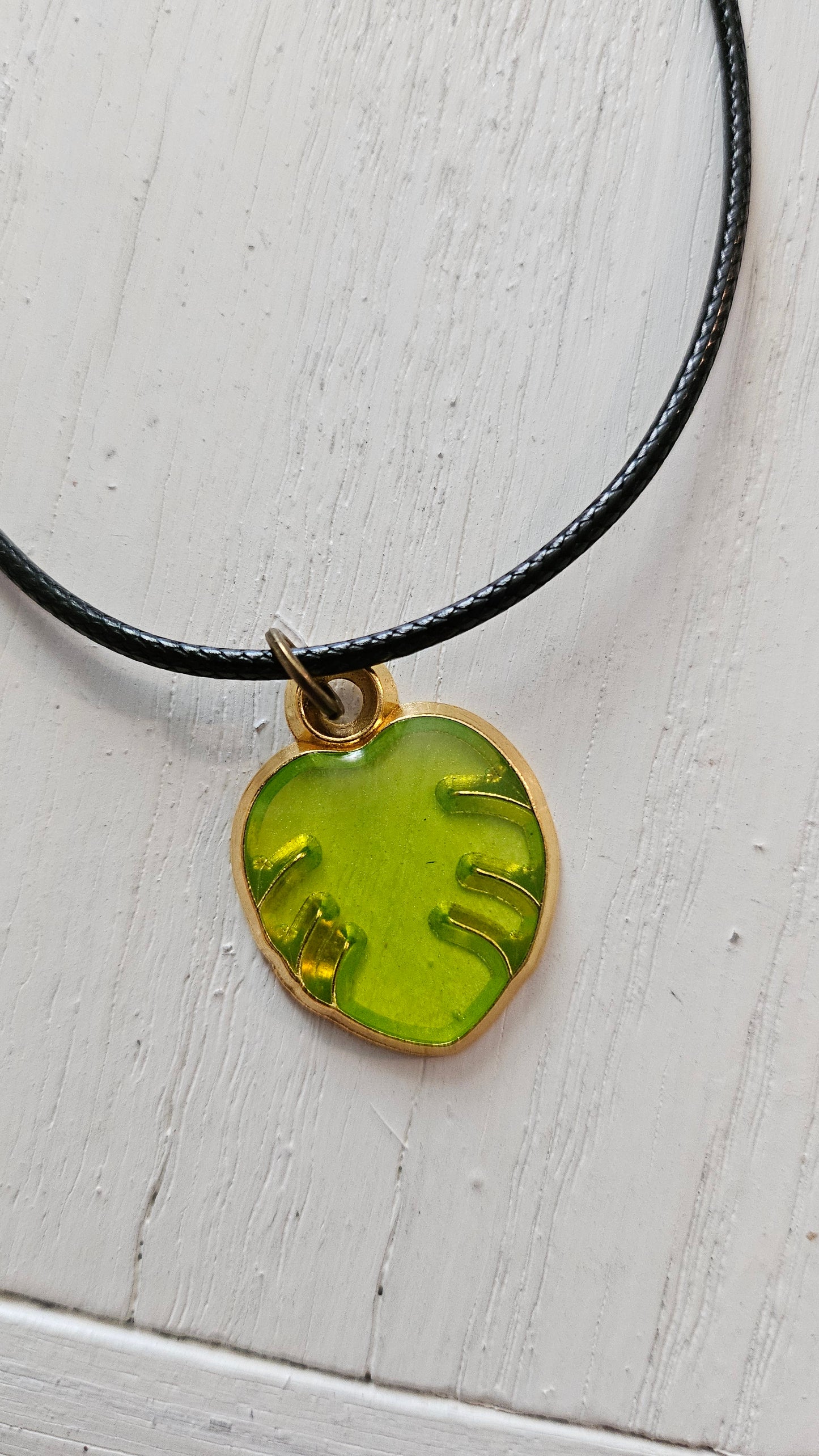 Small Monstera Leaf Shaped Pendant (Made with Resin)