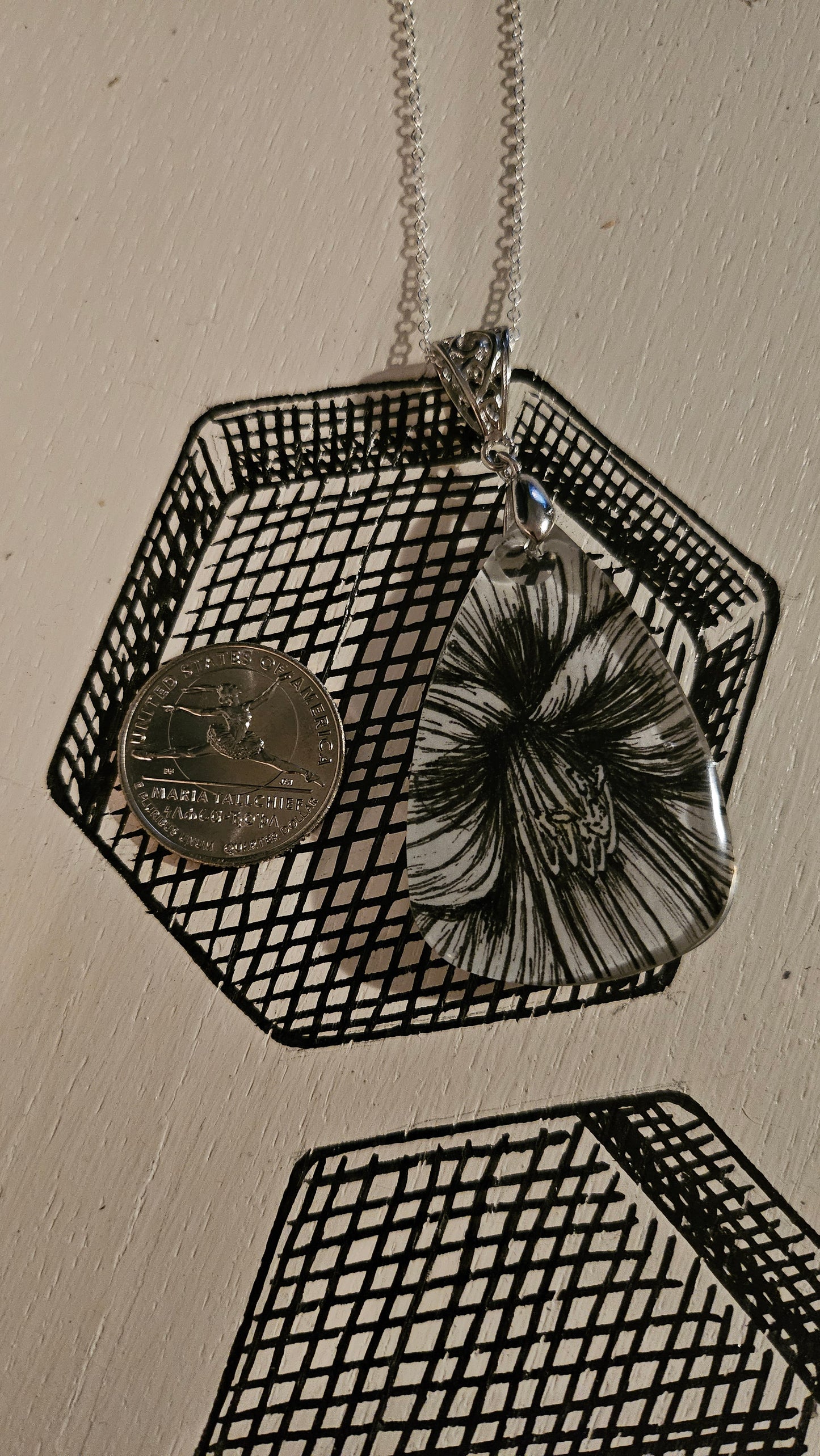 Amaryllis Close Up (Resin Pendant)