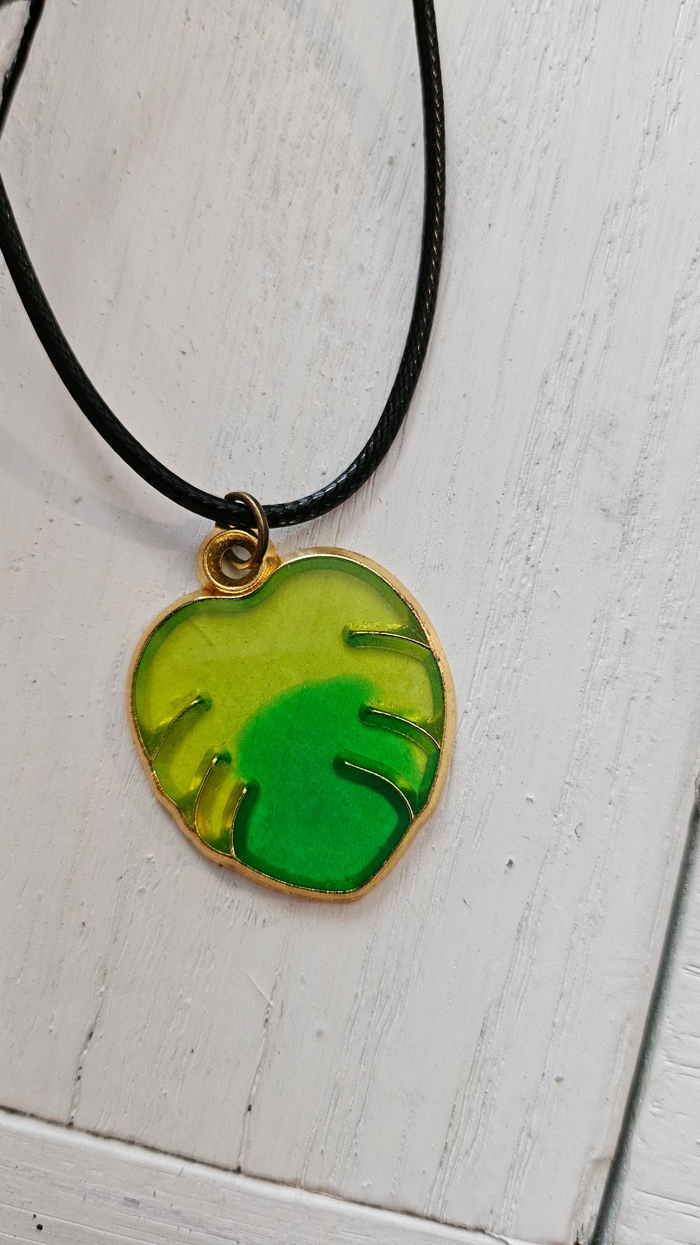 Monstera Leaf Shaped Pendant (Made with Resin)