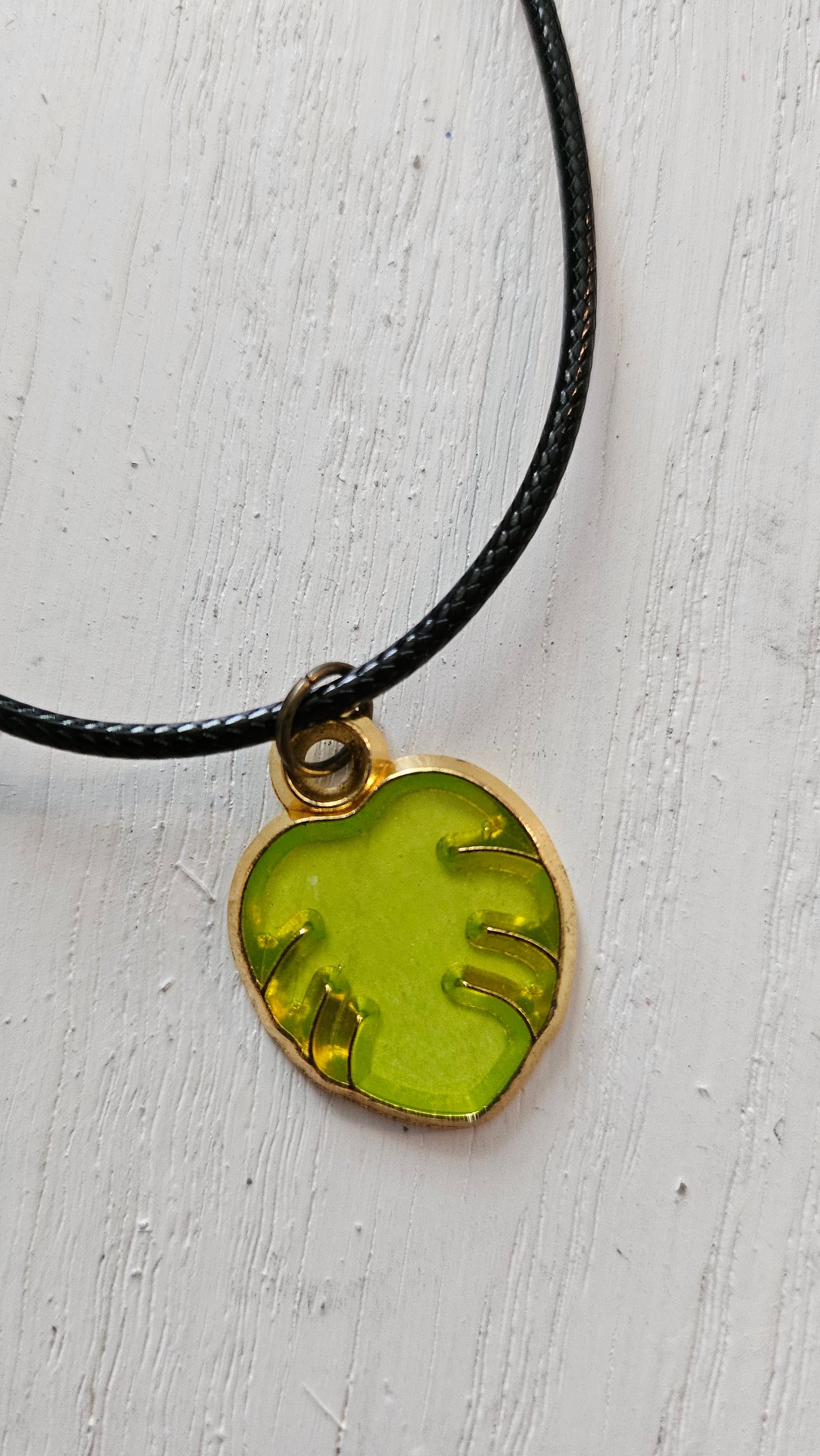 Small Monstera Leaf Shaped Pendant (Made with Resin)