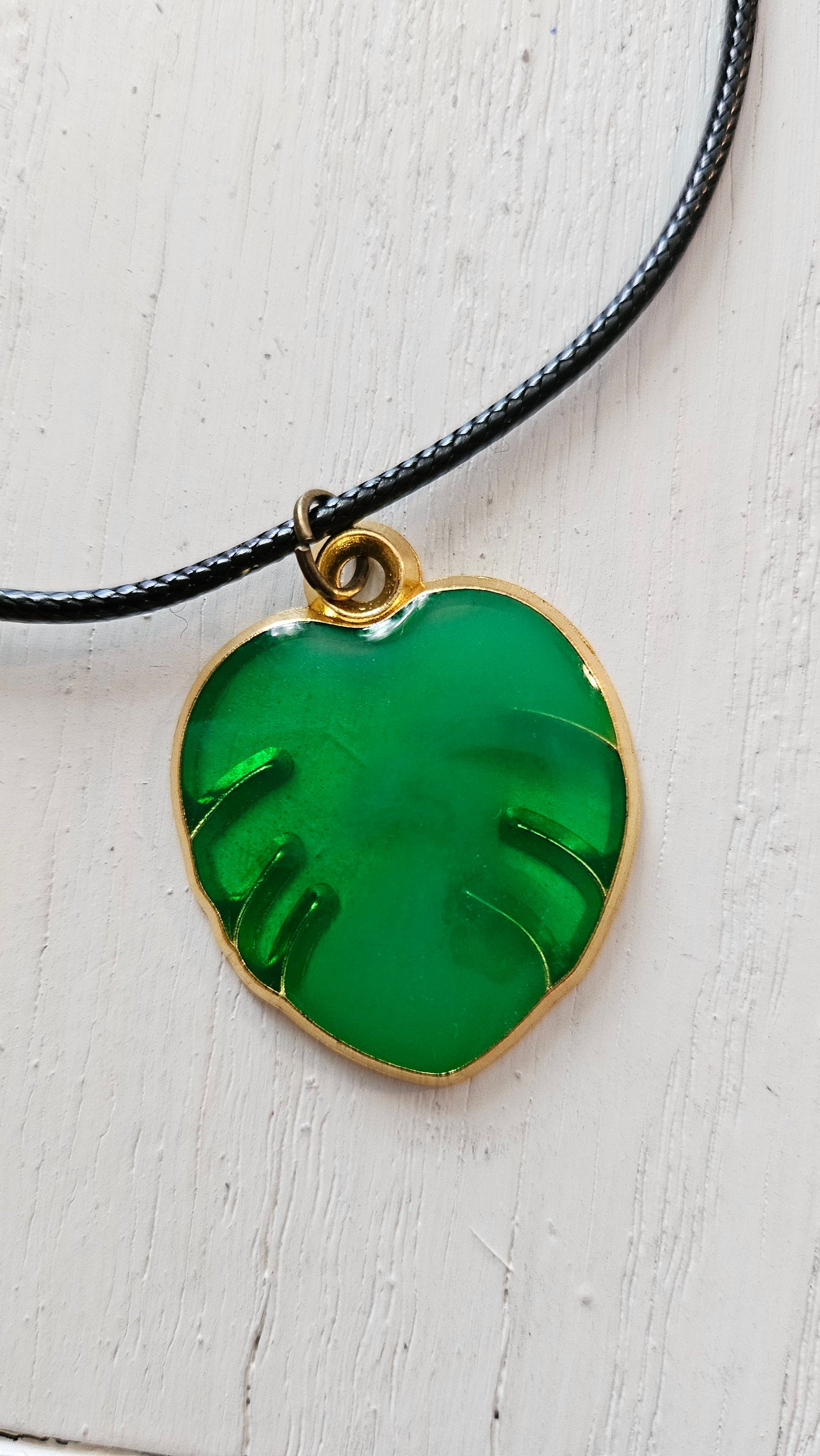 Monstera Leaf Shaped Pendant (Made with Resin)