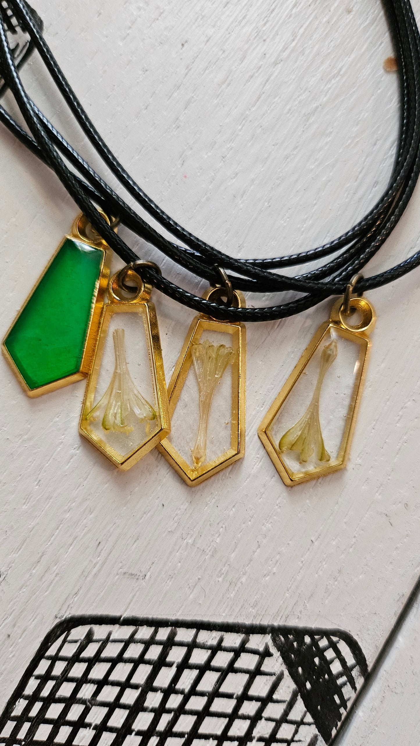 Small Spotted Dracaena Flower Pendant (Made with Resin)