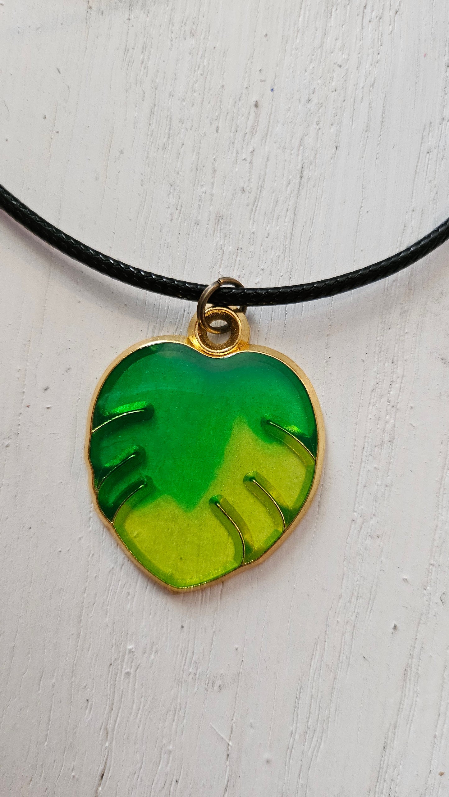 Monstera Leaf Shaped Pendant (Made with Resin)
