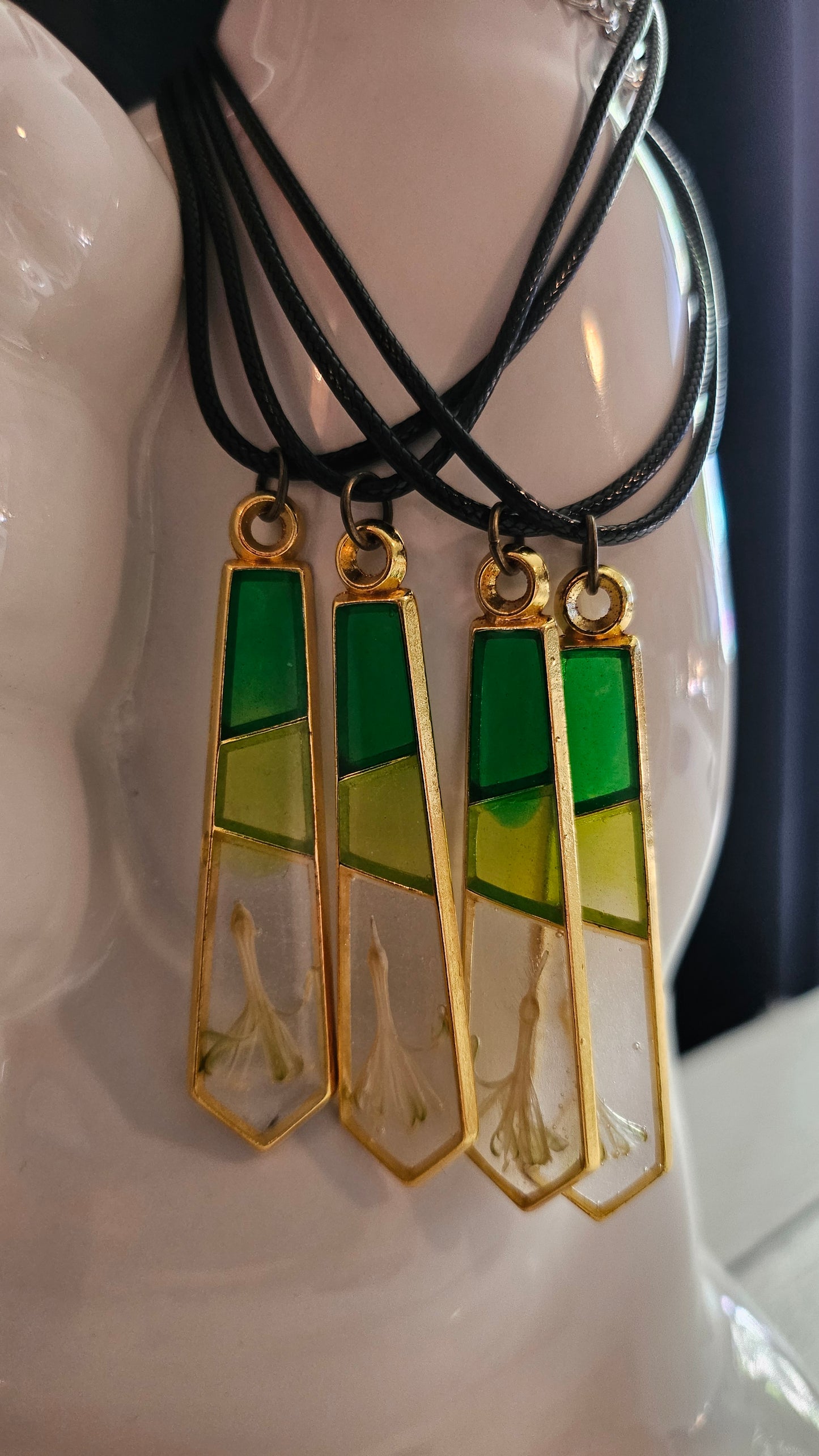 Spotted Dracaena Flower Pendant (Made with Resin)